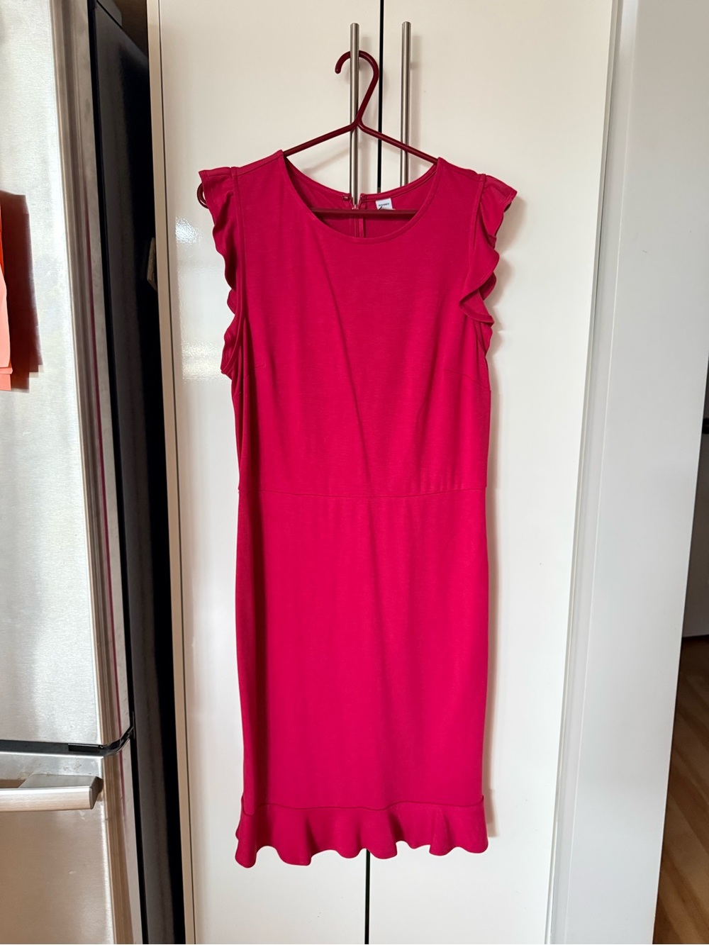 Old Navy, Bright Fuchsia Ruffle Sleeve Sheath Dress, Size M, NWT